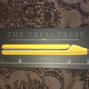 New, never used Drybar tress press styling iron